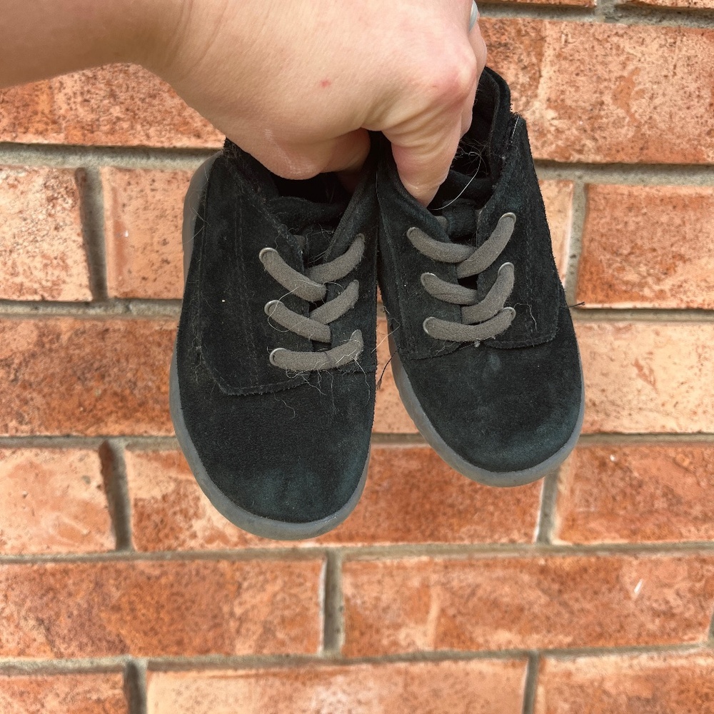 Ugg Toddler Girl Velcro Tennis shoes